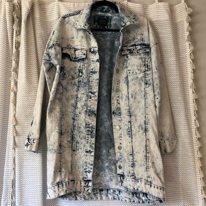 Acid-washed, long, denim jacket